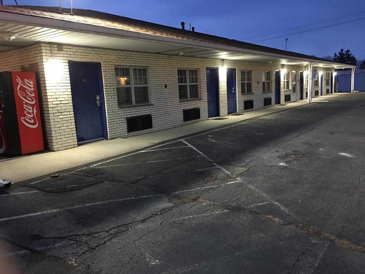 Parkway Inn Vestal Exterior foto